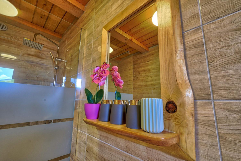Bathroom 2, Glamping Brodej, Vitanje