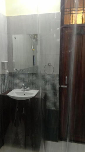 Bathroom 4, Hashtag Traveler's, Lucknow