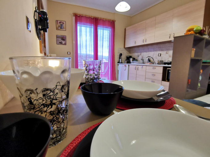 Food & Drinks 4, Serenity LX Apartments II, Ionian Islands