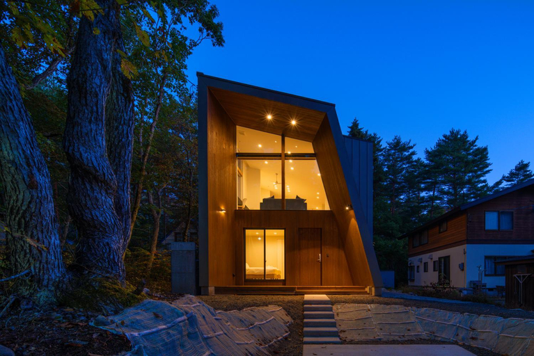 Exterior & Views
