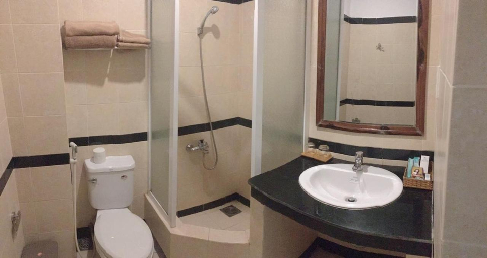 Bathroom, KHACH SAN HUONG SEN PHU YEN, Tuy Hoa