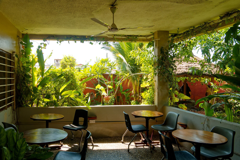 Food & Drinks 5, Hechtech House, Accra