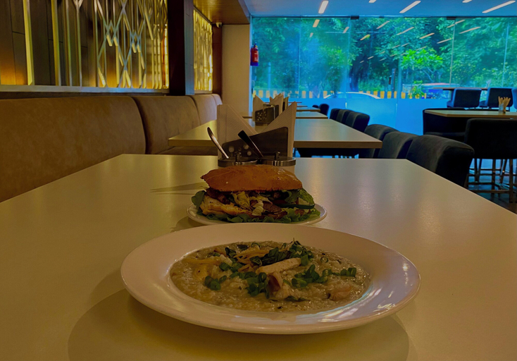 Food & Drinks 5, Ace Iconic, Gautam Buddha Nagar