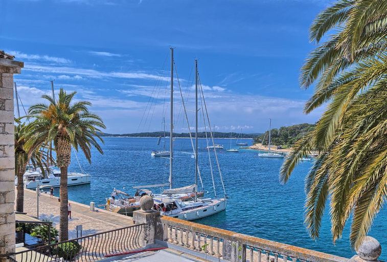 Others 2, Couple's Getaway in the Center of Hvar w/Sea View, Hvar