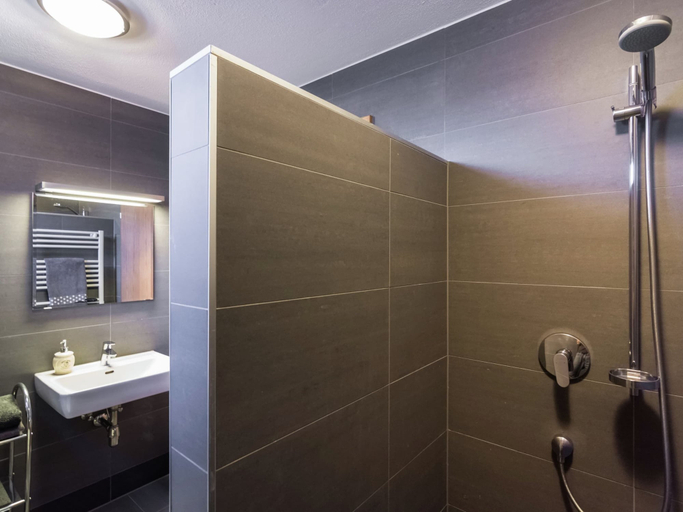 Bathroom 3, Holiday Home Brixen Near Skiwelt Slopes, Kitzbühel
