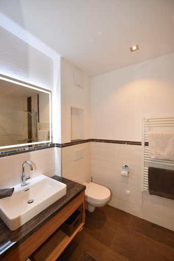 Bathroom, Krolls Alpenchalet, Zell am See