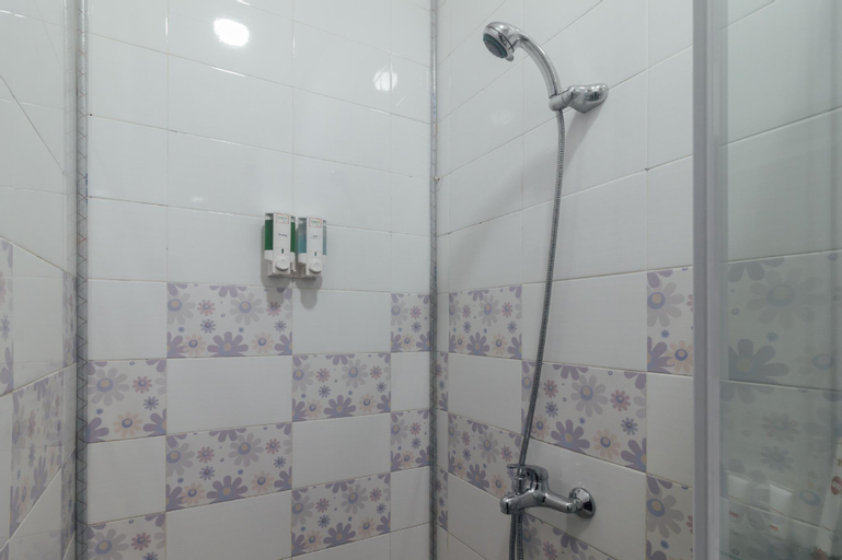 Bathroom 7