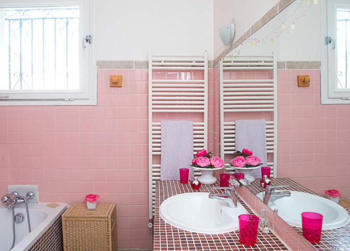 Bathroom 4, Villa Mas Catalan Piscine privee 15 couchages, Pyrénées-Orientales