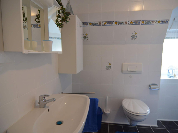 Bathroom 5, Fabulous Holiday Home in Olsberg near Ski Area, Hochsauerlandkreis