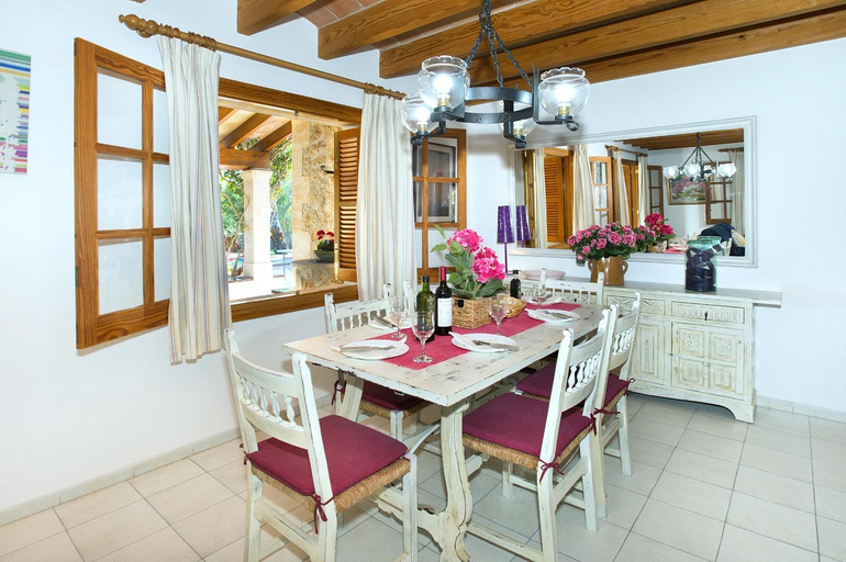 Others 4, Villa TANCOTES, Baleares