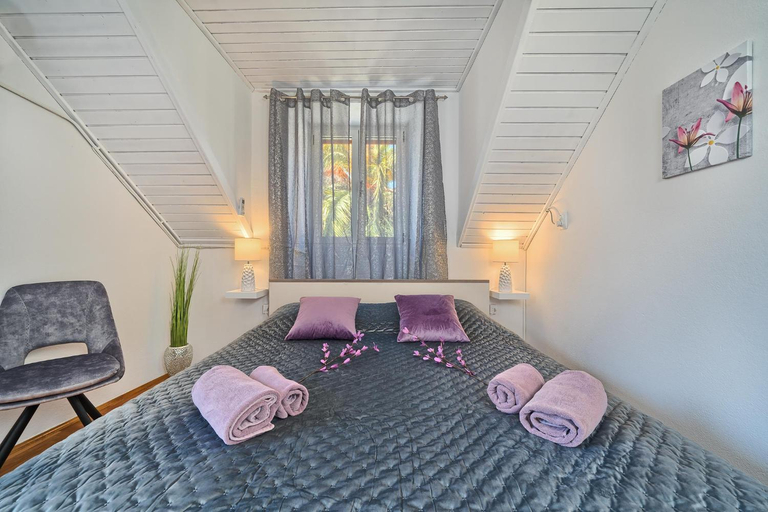 Others 5, Couple's Getaway in the Center of Hvar w/Sea View, Hvar