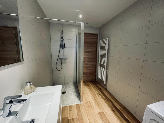 Shower 2, Gites intemporels d'Alsace, Haut-Rhin