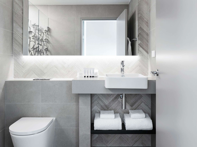 Bathroom 12