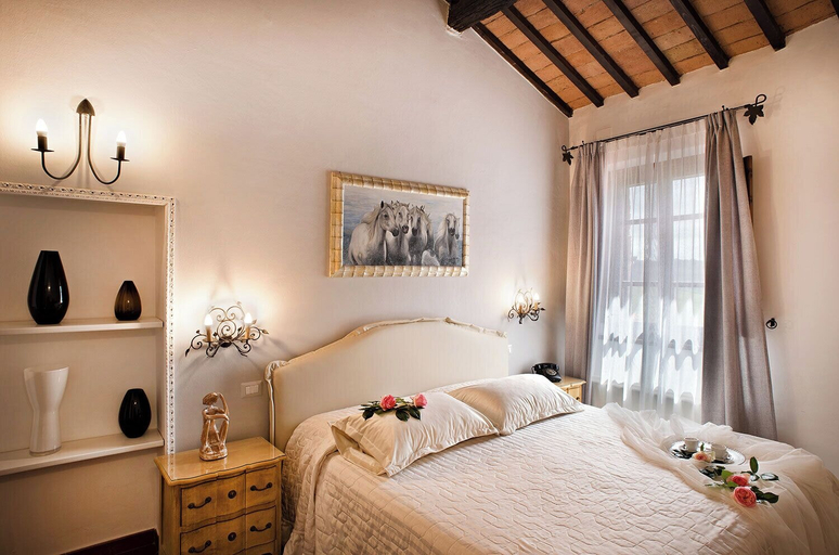Bedroom 4, Borgo Tre Rose, Siena