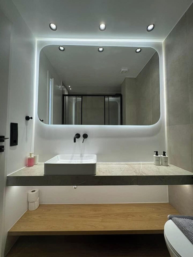 Bathroom 5, BlueMotion - PortSuite 4A, Attica