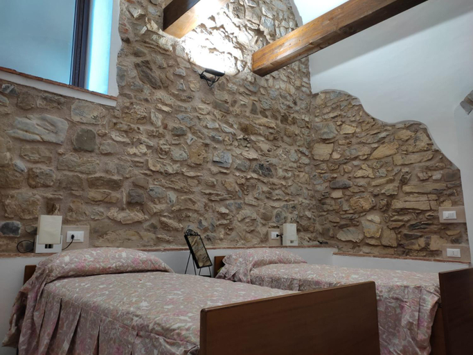 Ca'Toni, Massa Carrara