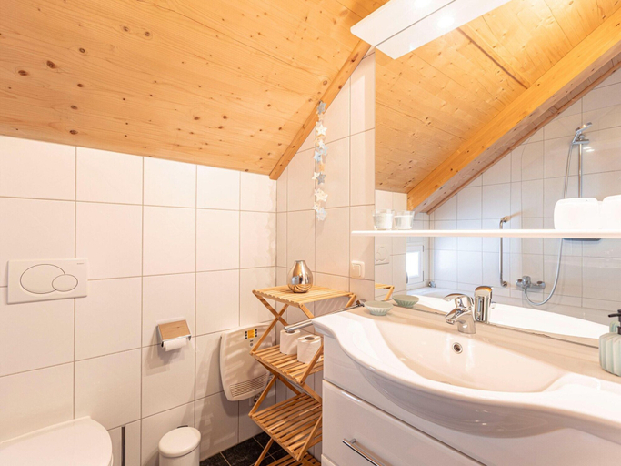 Bathroom 5, Charming chalet with terrace, Murau