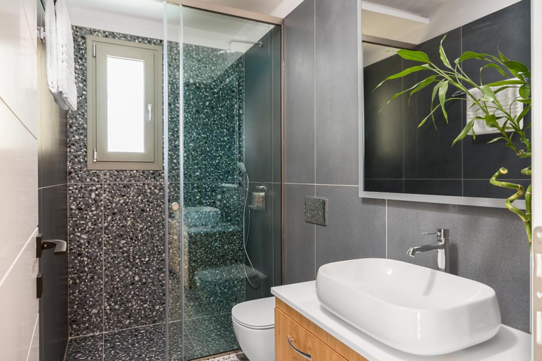 Bathroom 2, paleo villas, Ionian Islands