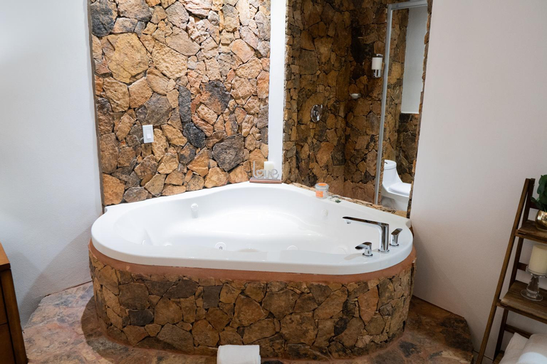 Bathroom 7