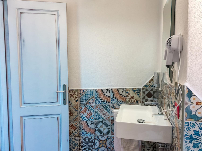 Bathroom 3, panoramic ROOMS Fora e ' Muros with sea view common terrace , Ammentos Posada, Nuoro
