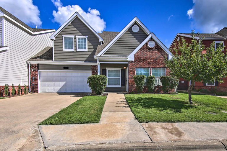 Spacious Afton Townhome, Walk to Lake and Restaurant, Delaware