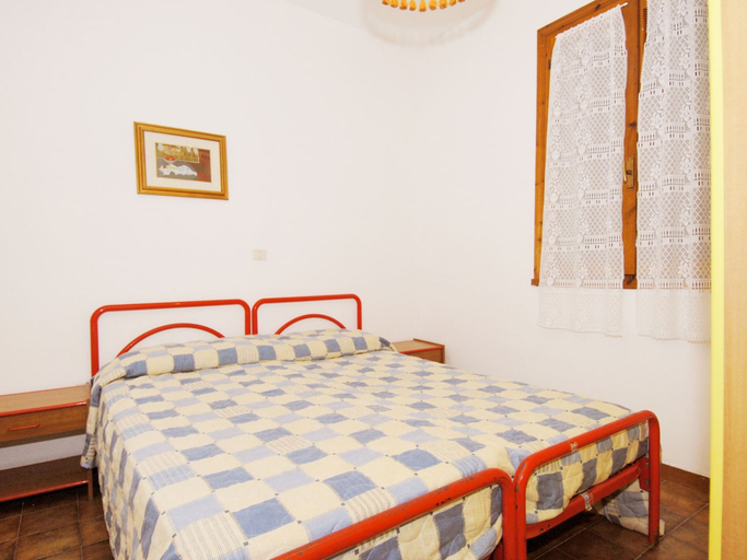 Bedroom 3, Sun Drenched Seaside Holiday Home near Venice, Rovigo