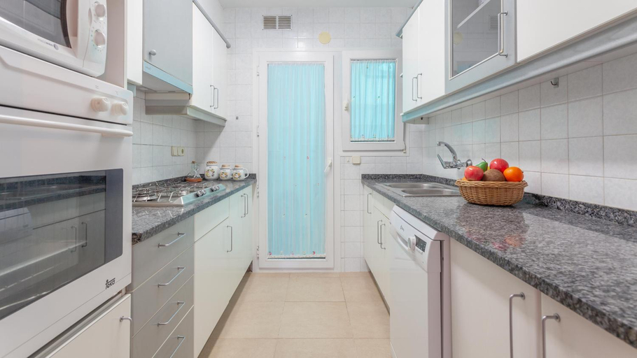 Kitchen, Tamarius Park, Girona