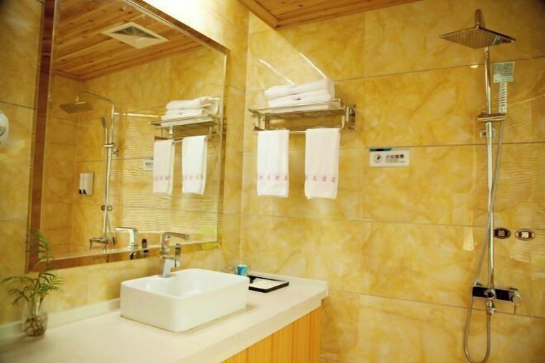 Bathroom 4, Xinmao Hotel, Pu'er
