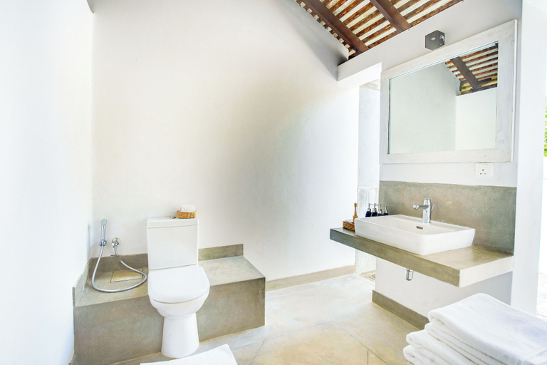 Bathroom 5, Ravana Garden Sustainable Luxury Boutique Hotel, Ambalanthota
