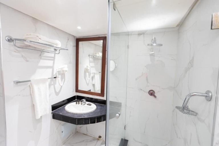 Bathroom 4, Hotel Majestic, Casablanca