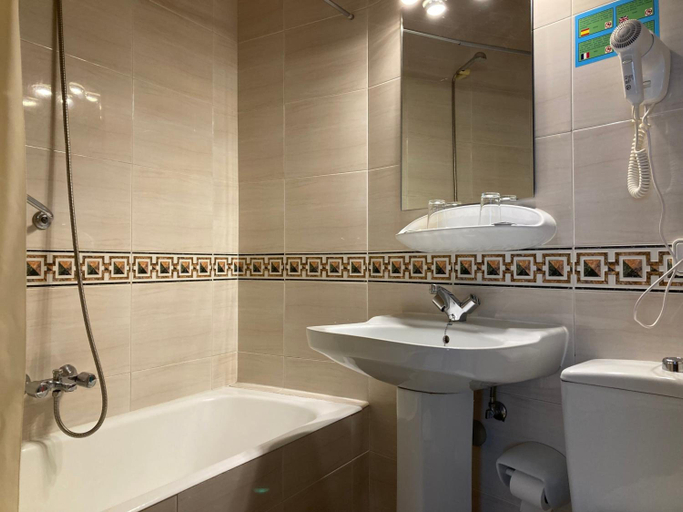 Bathroom 4, Condal, Salamanca