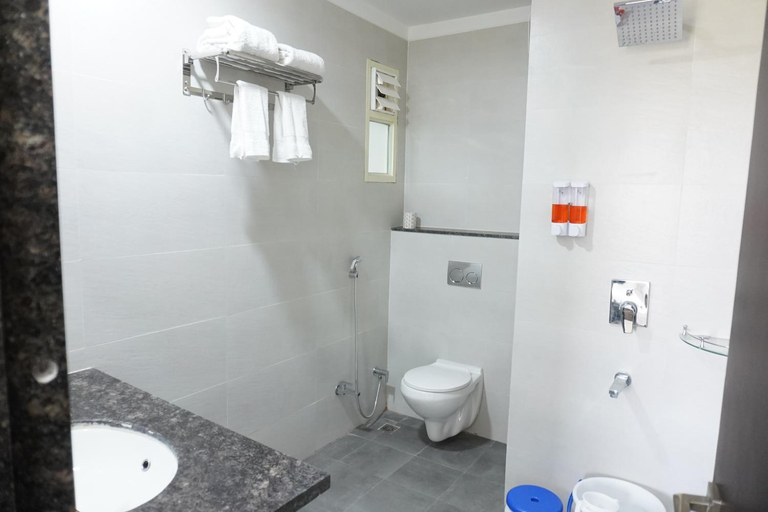 Bathroom 4, The Aanandam Hotel Resort, Hoshangabad