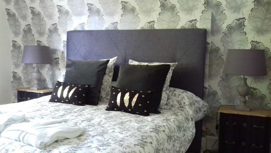 Bedroom 3, Le Manoir de la mantille, Nord