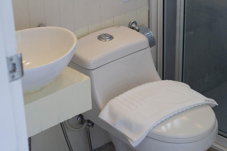 Bathroom 21