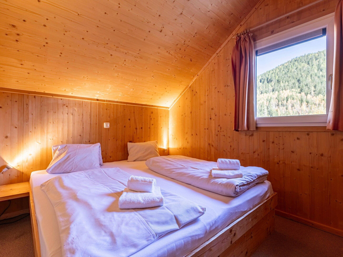 Bedroom 2, Appealing Chalet With Terrace, Murau