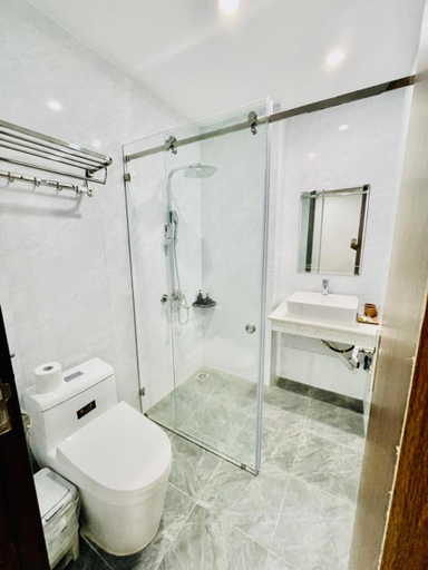 Bathroom 3, Trung Kiên Hotel, Hạ Long