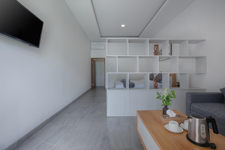 Dining Room 11