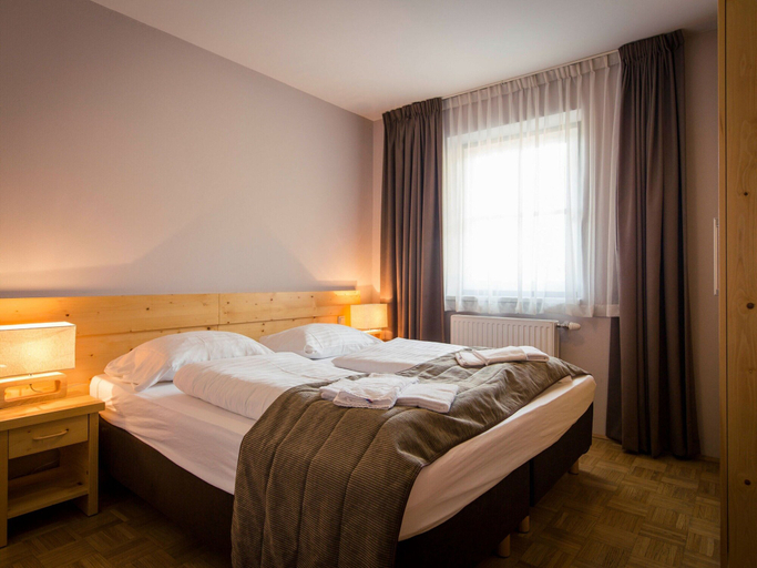 Bedroom 2, Studio apartment on Turracherhohe near lake, Murau