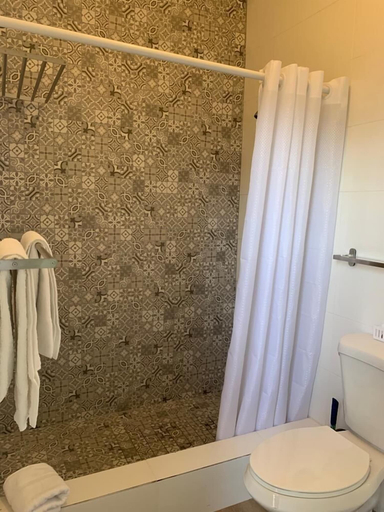 Bathroom, Villas at Auxilio Mutuo 106
