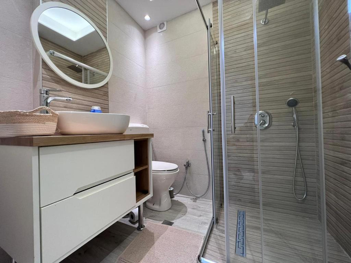 Bathroom 3, מבט אל הואדי