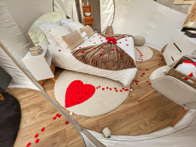 Bedroom 2, Bulles gonflables Love Room - Love Home XO, Charente