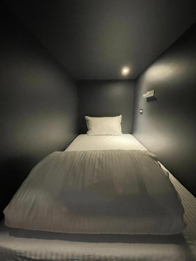 Others 3, One Night Hostel, Yilan