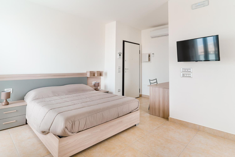 Others 5, GuestHost - Scaringi Palace A, Barletta-Andria-Trani