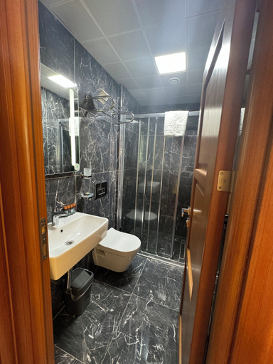 Bathroom 5, Pege Hotel, Fatih