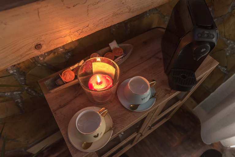 Food & Drinks, Onore dell amore 2 apartman sa djakuzijem, Loznica