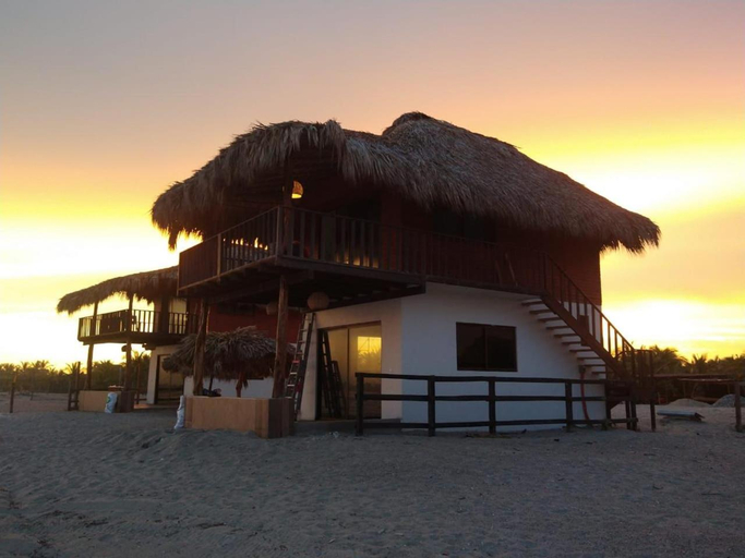 Others 5, Cabanas Alta Mar, Dist. Juquila