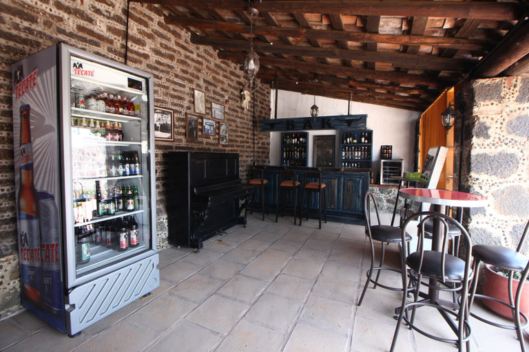Food & Drinks