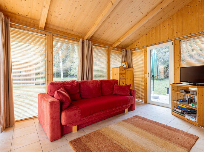 Others 5, Appealing Chalet With Terrace, Murau