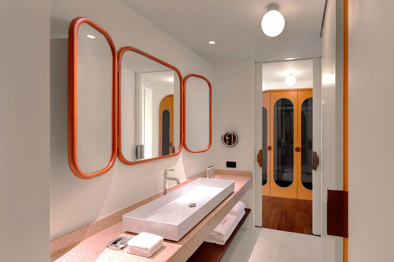 Bathroom 11