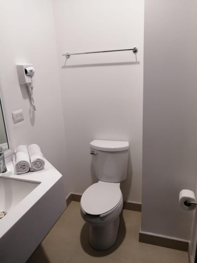Bathroom 5, Vive Place, Jesús María